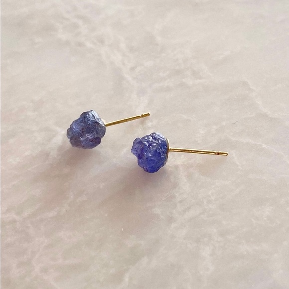 🆕 New Raw Tanzanite Crystal Stud Gemstone Earrings - Picture 2 of 5